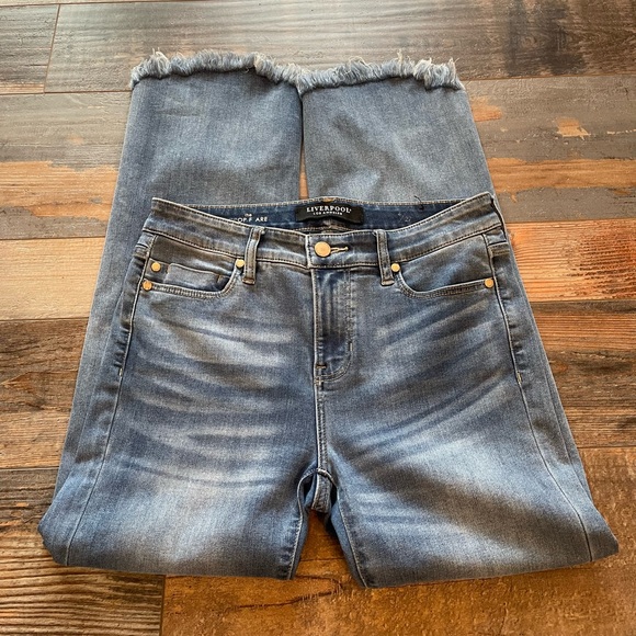 Liverpool Crop Flare Jeans size 4/27 - Picture 2 of 7